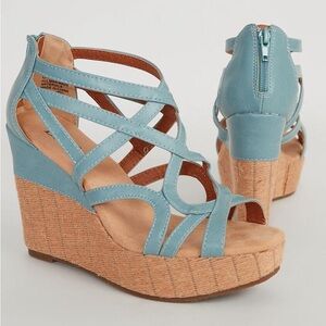 BKE SOLE Ocean Blue Wedge Sandals Sz 7 New without box